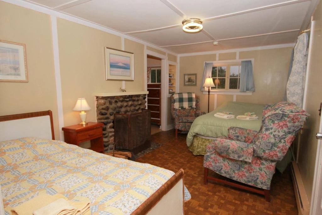 North Beach Inn Eastsound Room photo