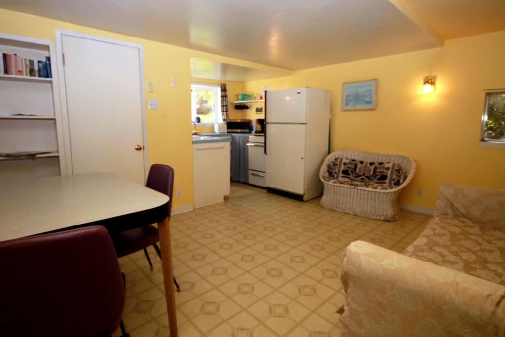 North Beach Inn Eastsound Room photo